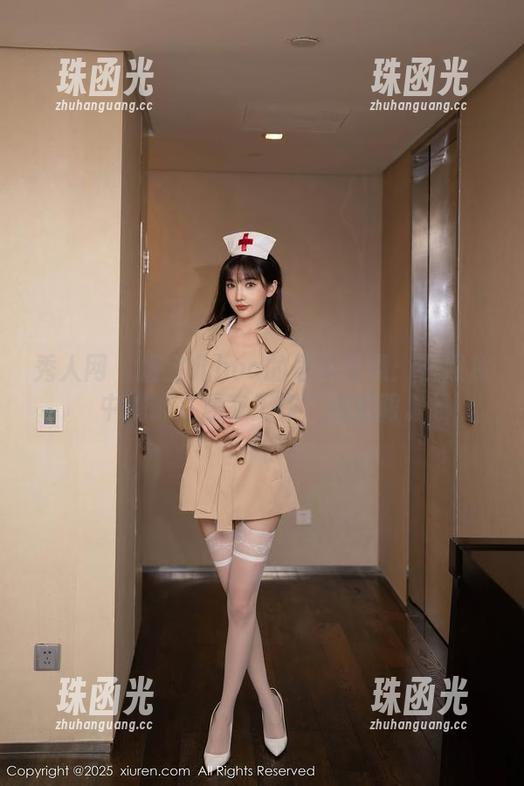 秀人网 - 媛宝儿boa的居家写照：在照片中挑衅“居家工作”的局限。