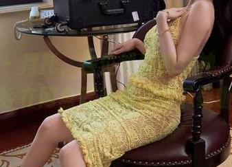 秀人网 - 拜托，各位领域的女神，小泡芙已经在网盘等着你们的下载啦！