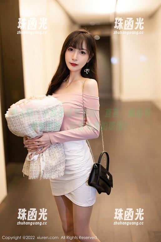 秀人网 - 小纯子试穿旗袍，直言：我也只是真爱粉，顺便免费拍原图！