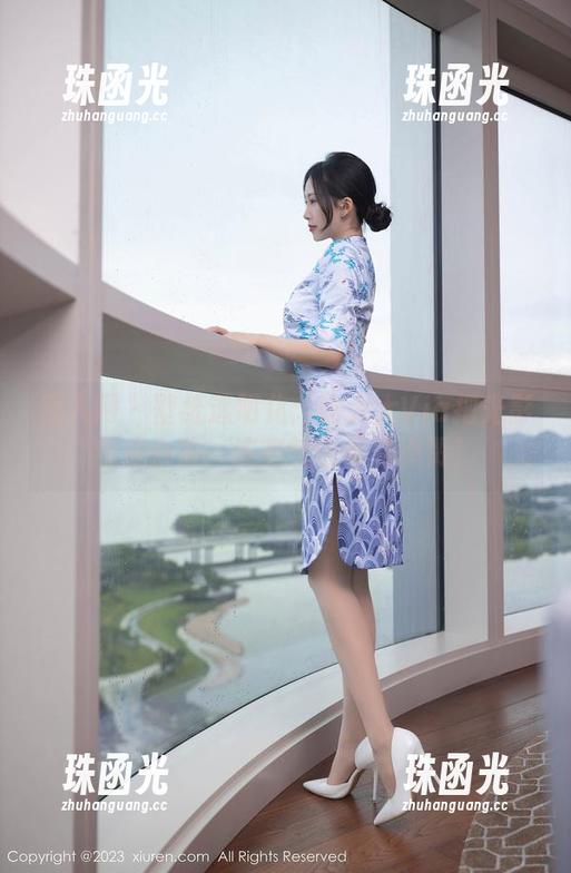 秀人网-晗大大Via 秀人网 - 壁纸透明化:晗大大Via把光影变成合集,连空气也参与点赞!