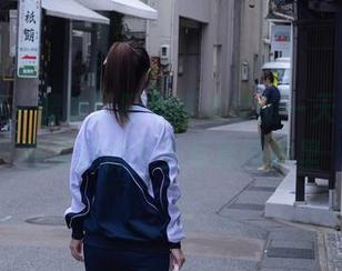 秀人网 - 像认真盯着卷发卷的一天，迷失在清妙的女王写真图册里