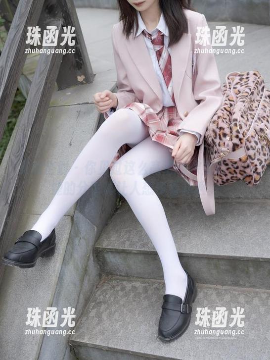 紧急企划 - 你见过这么高清的裸足吗？小婕的分享真让人想多看几遍。