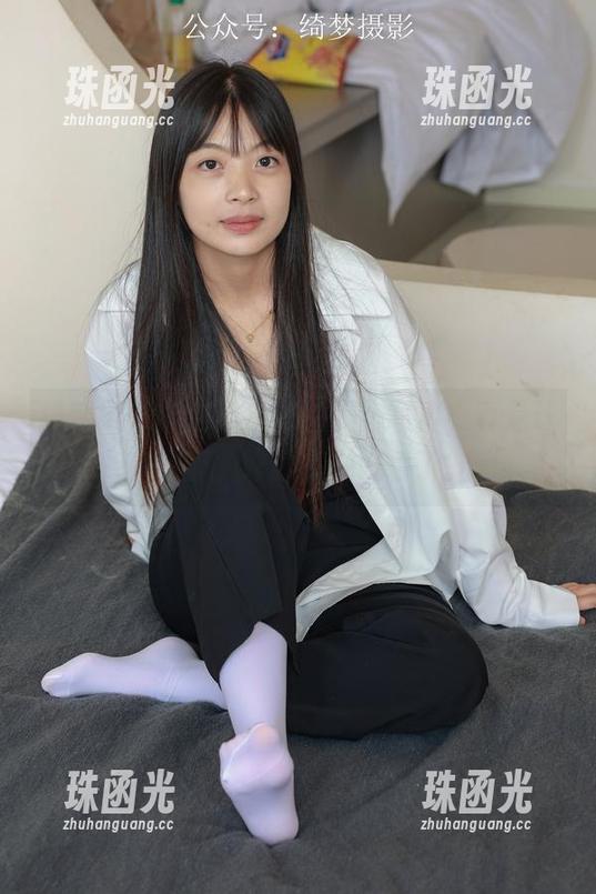 绮梦摄影-小艺 绮梦摄影 - 这组小艺的美脚写真,真是让人沉醉,咋办,太好看了。