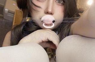 定制这种事，看看芊川一笑MNK的白衬衫写真，你会误以为自己在看真人秀！