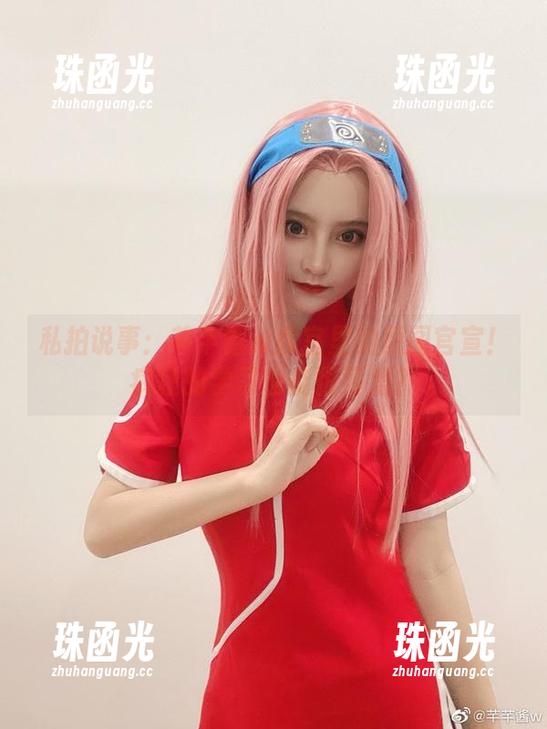 私拍说事：芊芊酱w教室里的原图官宣！疯狂的学习也能很可爱？