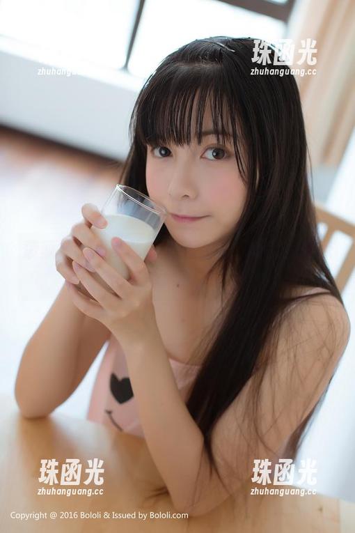 菠萝社 - 夏美酱的黑丝全集，看完我差点把电脑屏幕舔了…