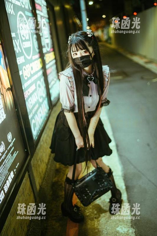 从网盘下载落落Raku的CITYGIRL，连街角的咖啡店都要对你投来赞赏的目光！
