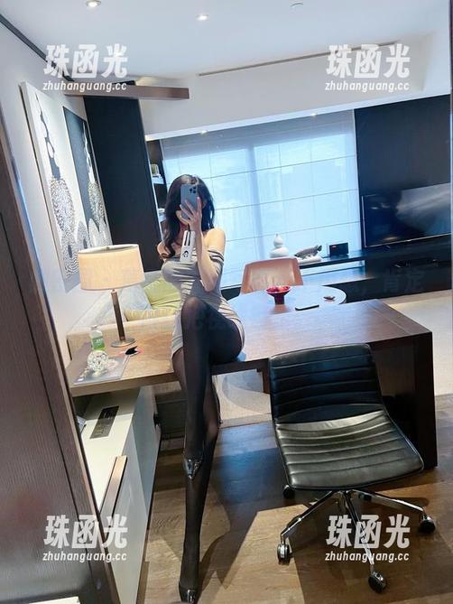 微密圈 - 葛征的礼服写真，不用想，肯定得让把视线锁定。