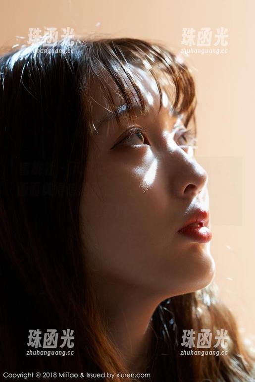 蜜桃社 - 下载萌美Moemi的女友作品，画面美得想唱歌，不过干脆不发声了，太骚扰了。