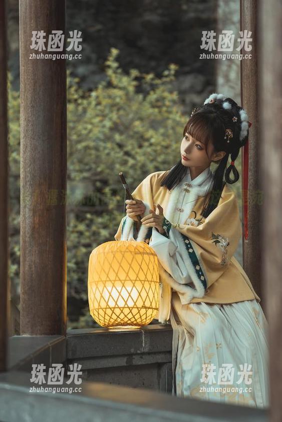 看！蠢沫沫的高雄兔女郎写真，这才是宛如童话的美图