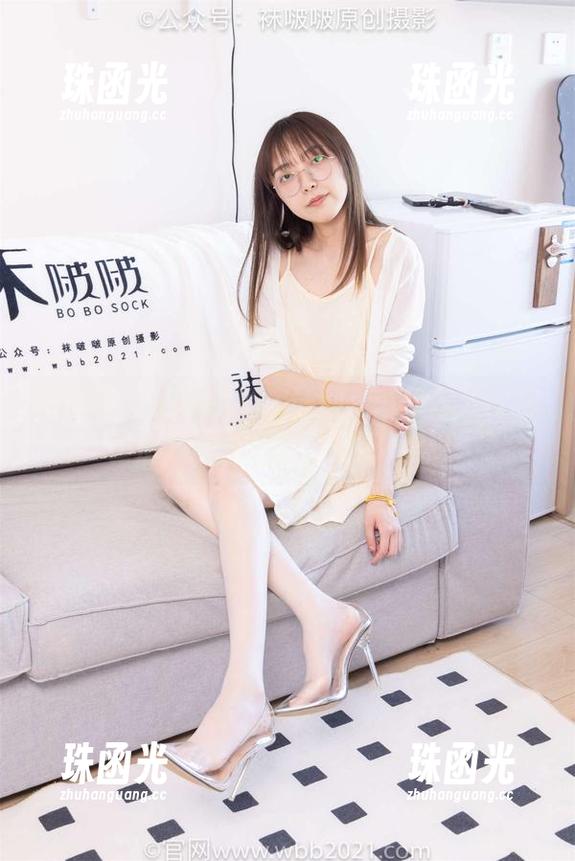 袜啵啵 - 小沫的私房计划：就靠这双红色匡威板鞋走天涯，图包一览！