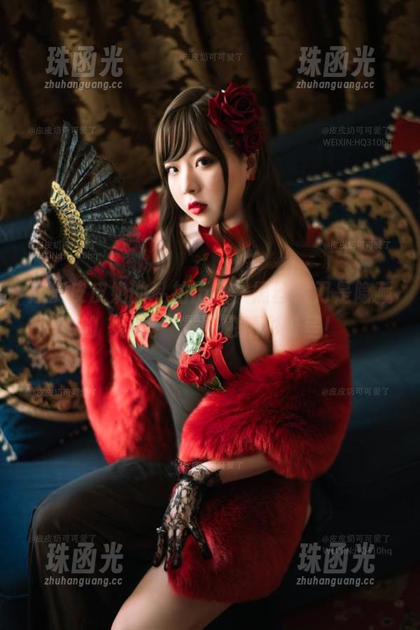超皮皮皮奶的私拍历程，黑丝太刀是隐藏的“武器”，图包精彩纷呈！