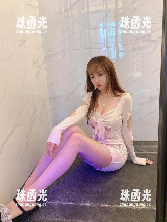 过期米线线喵 “过期米线线喵”白色主题cos图买一送一?不,不是卖,而是来下载!