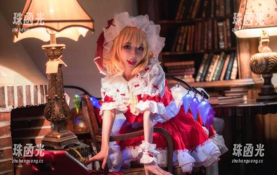 阿包也是兔娘的白色倾心之作：最新图集，废墟里的白花花