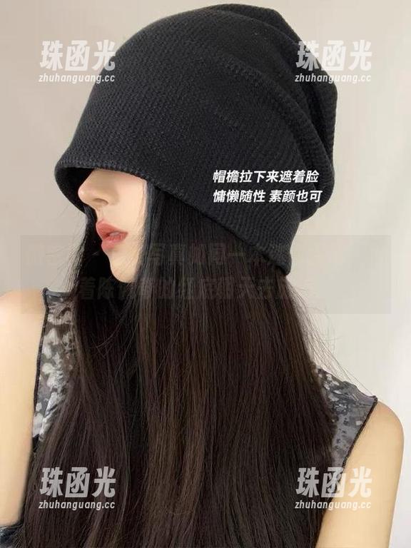 微密圈 - 免费写真如同一本迷你画册，跟着陈佩奇的红底朝天去旅行。