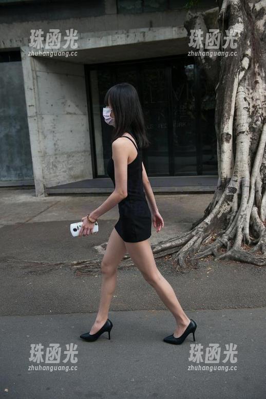 魔镜街拍 - 婷婷在粉裙中跳舞，免费原图教你当个销售主管